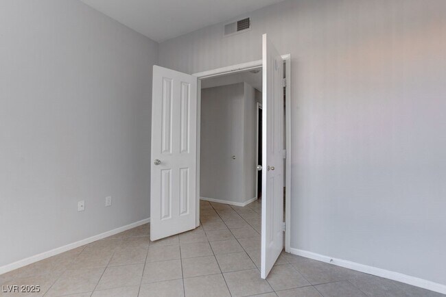 Building Photo - 2900 Sunridge Heights Pkwy
