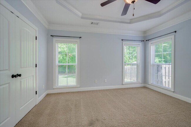 Building Photo - 4122 Chastain Dr