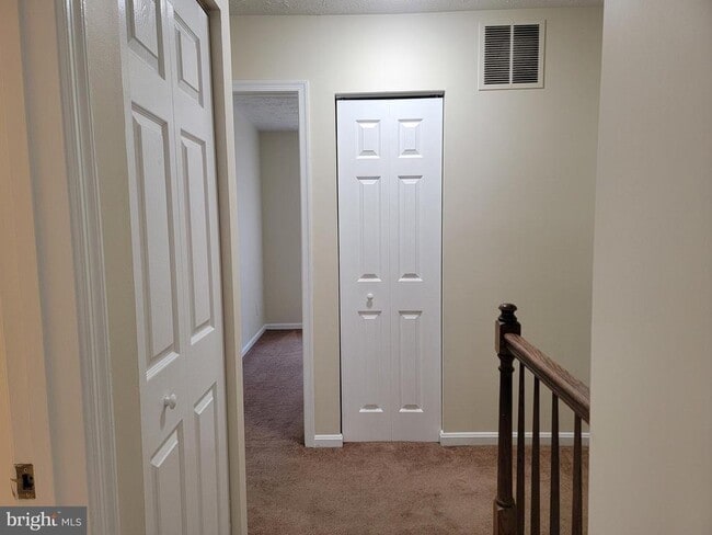 Building Photo - 4197 Drake Ct