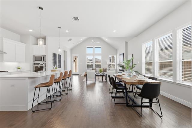 Building Photo - 8240 Ottowa Rdg
