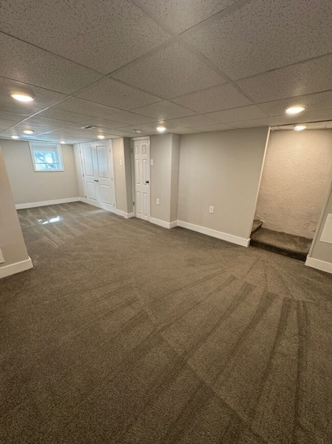 Building Photo - Beauty in Marconi Park West 3 Beds finishe...