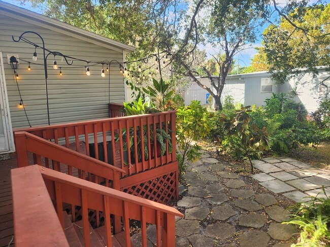 Building Photo - 7004 Marine Dr