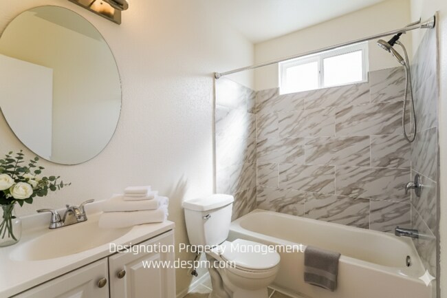 Building Photo - 3220 Casitas Ave