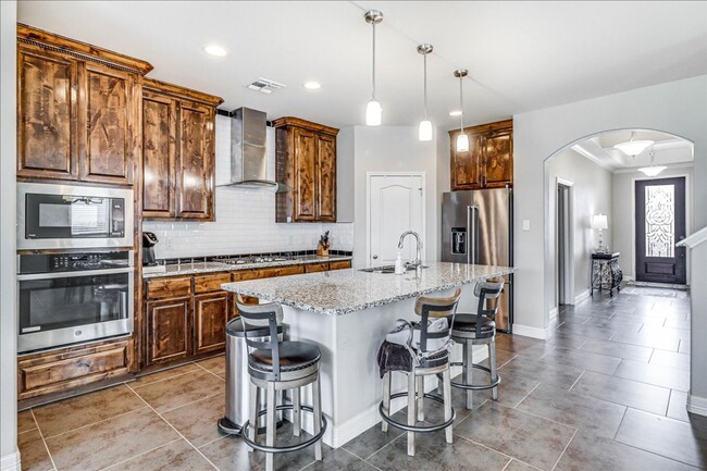 Building Photo - 7617 Diamond Dr.