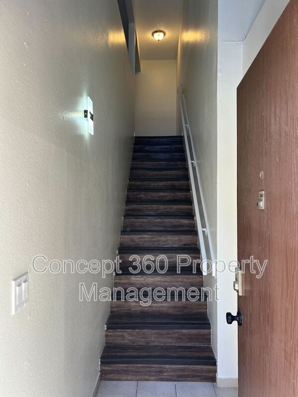 Building Photo - 4087 Farquhar Ave