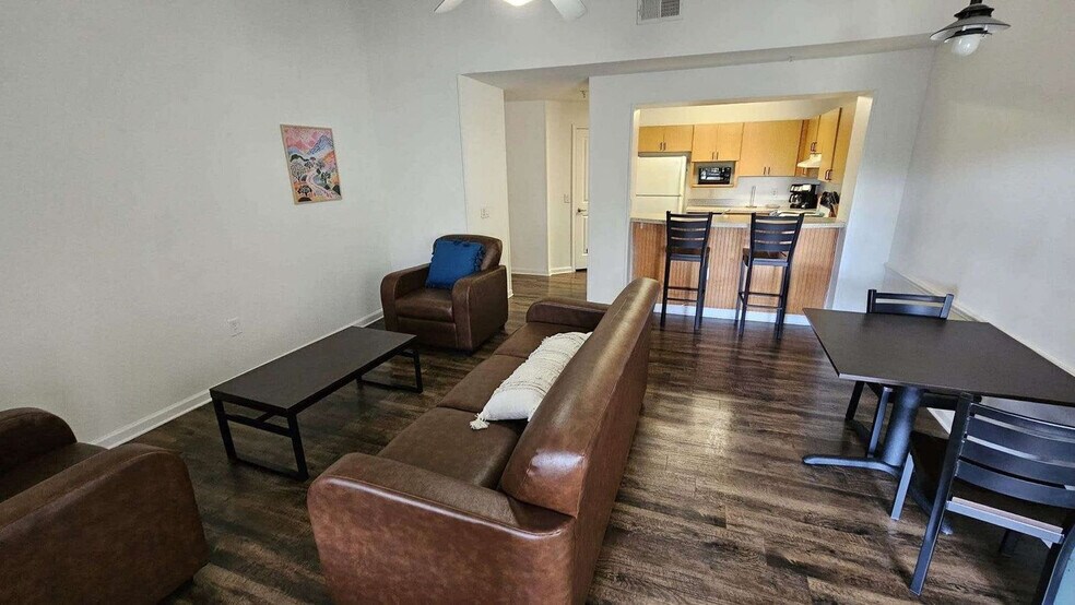 Primary Photo - 15115 Buckhorn Ct