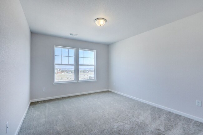 Building Photo - Meridian International 5 Bedroom 4 Bath Ho...