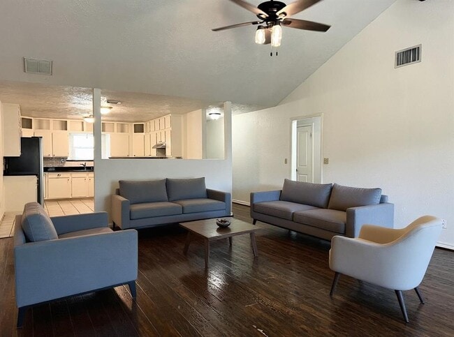 Building Photo - 22823 Goldstone Dr