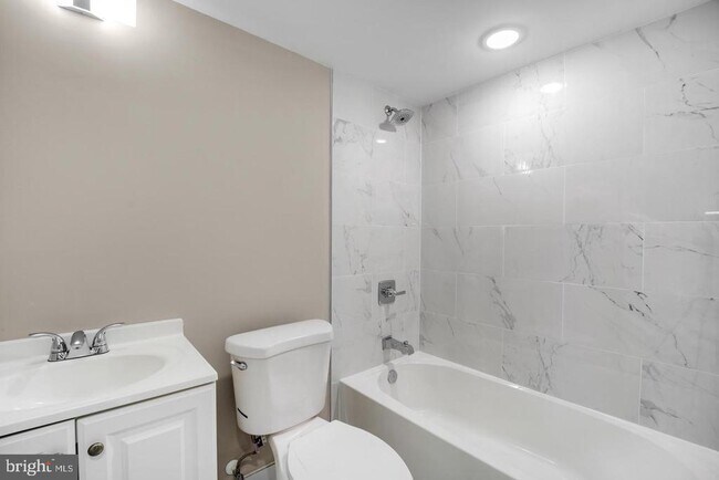 Building Photo - 1617 Rhode Island Ave NE