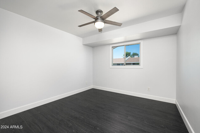 Building Photo - 6063 N Granite Reef Rd
