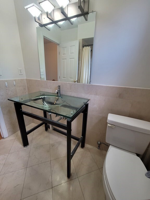 Building Photo - 3 Raymond St