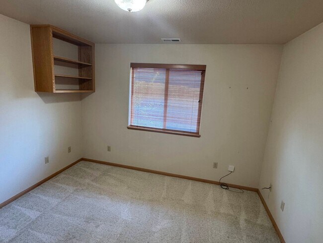 Building Photo - 3 Bedroom Home in College Hill Neighborhood