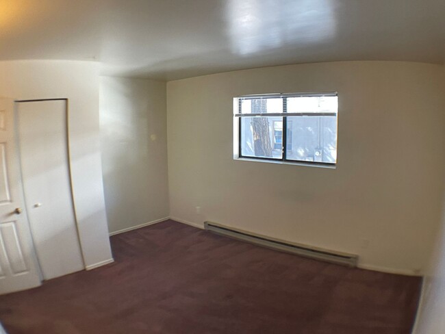 Building Photo - 924 N Leroux St