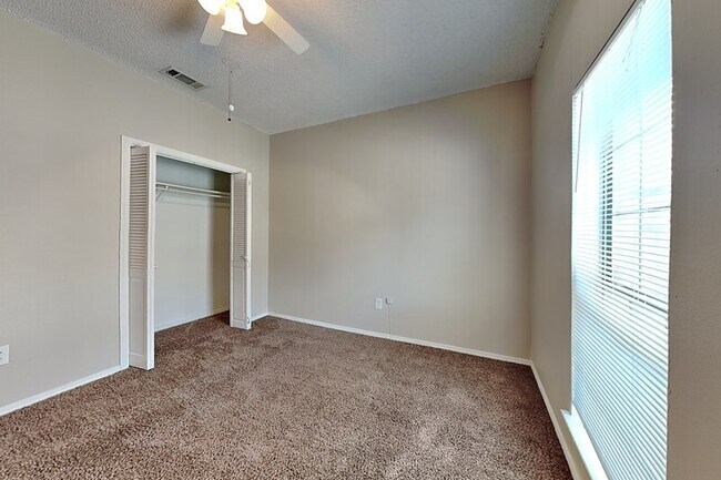 Building Photo - 6324 Alissa Dr