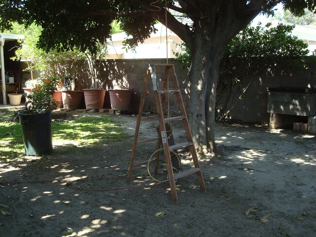 Building Photo - 4127 Ocana Ave