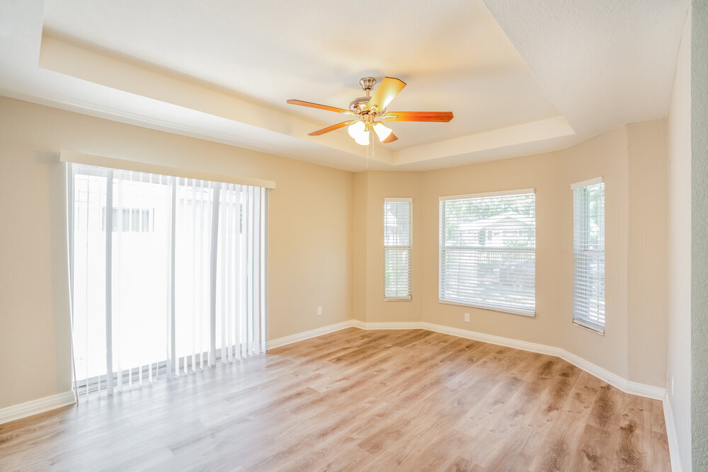 Building Photo - 674 15th Ave S