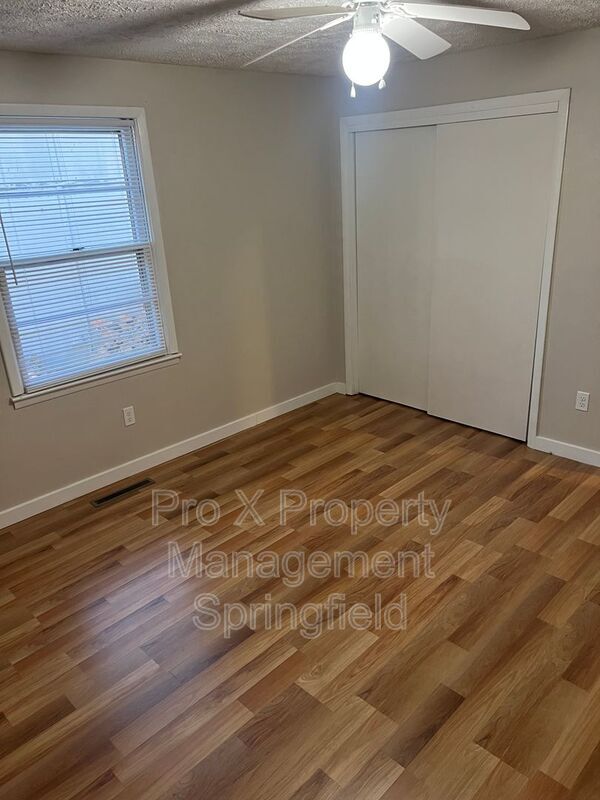 Building Photo - 3435 S Nettleton Ave