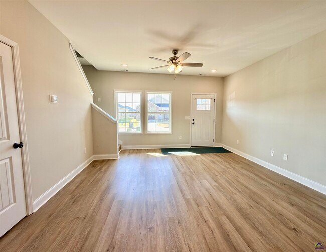 Building Photo - 212 Beau Claire Cir