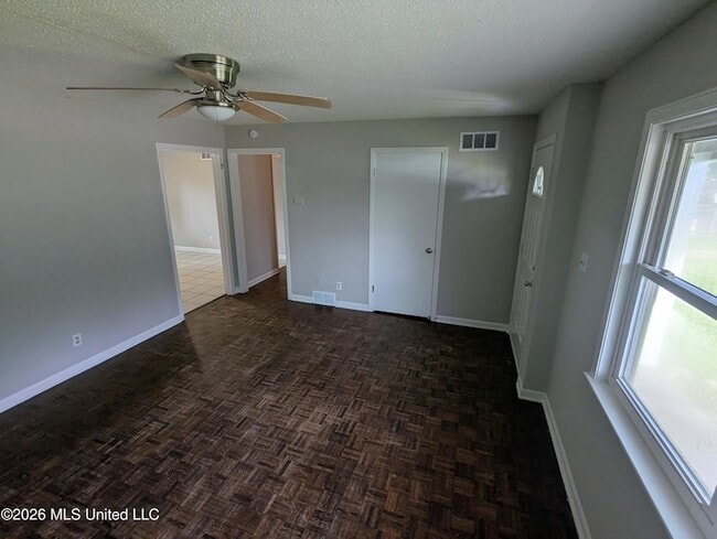 Building Photo - 1319 Stateline Rd W