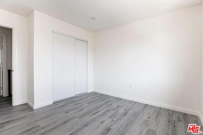 Building Photo - 6817 Bertrand Ave