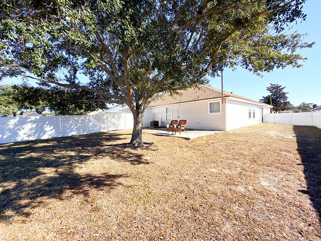 Building Photo - 8663 Julia Marie Cir