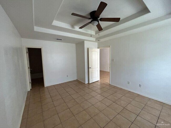 Building Photo - 1503 E Coyote St