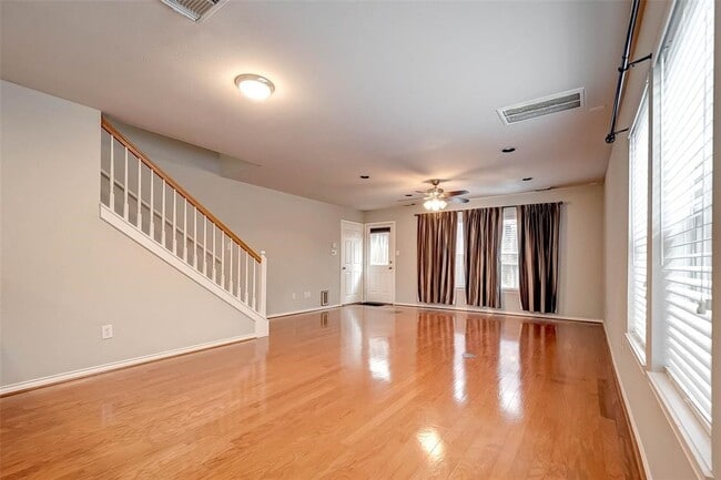 Building Photo - 1718 Redwing Cove Dr