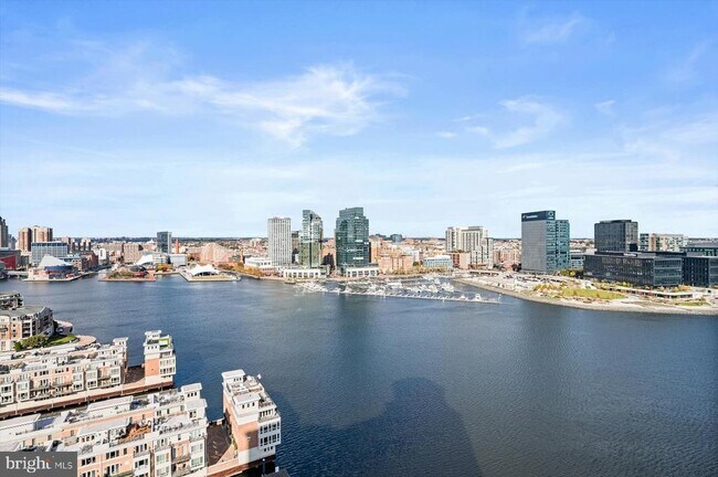 Building Photo - 100 Harborview Dr