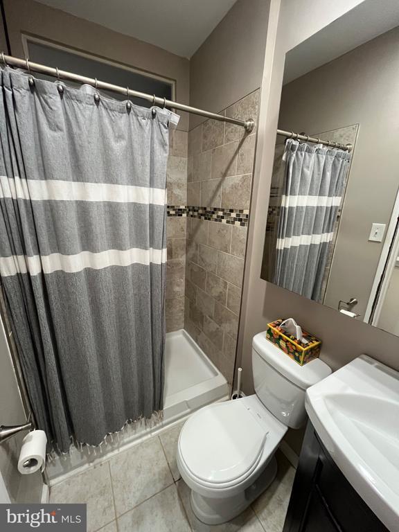 Building Photo - 132 W Thompson St