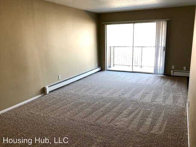 Building Photo - 795 6th St E