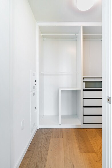 Building Photo - 889 Francisco St