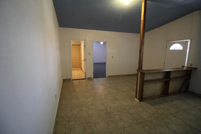 Building Photo - 8606 Gateway Blvd