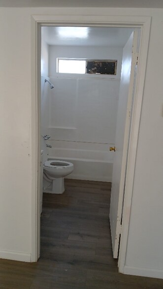 Building Photo - 190 W Alamo St