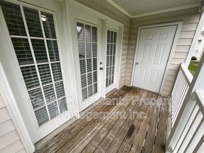Building Photo - 7117 W Friendly Ave