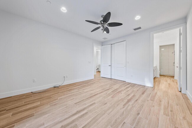 Building Photo - 3770 SE County Line Rd