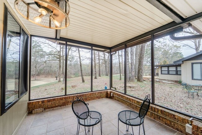 Building Photo - 6 Sonora Way