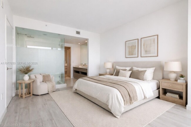 Building Photo - 460 NE 28th St