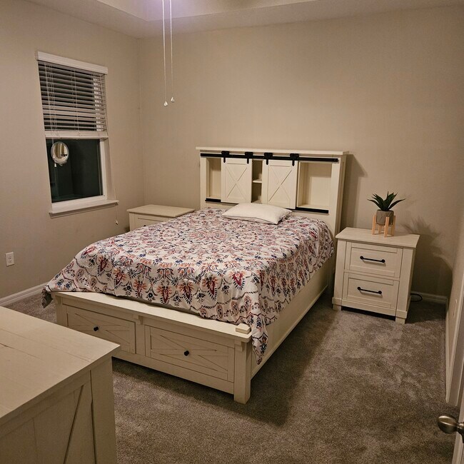 Building Photo - 15531 Trinity Fall Way