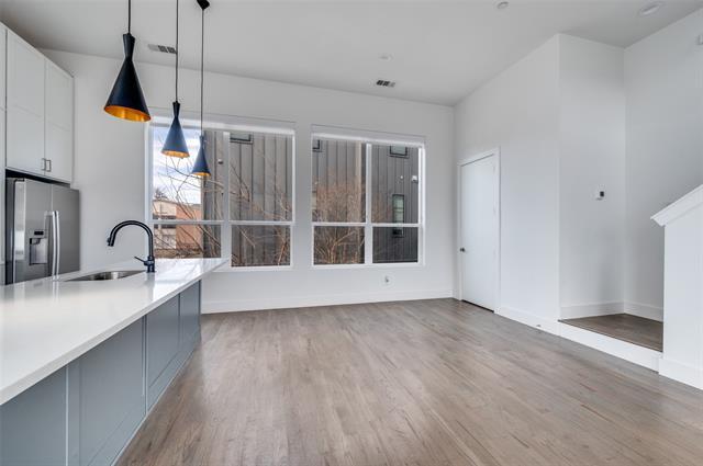 Building Photo - 2317 Moser Ave