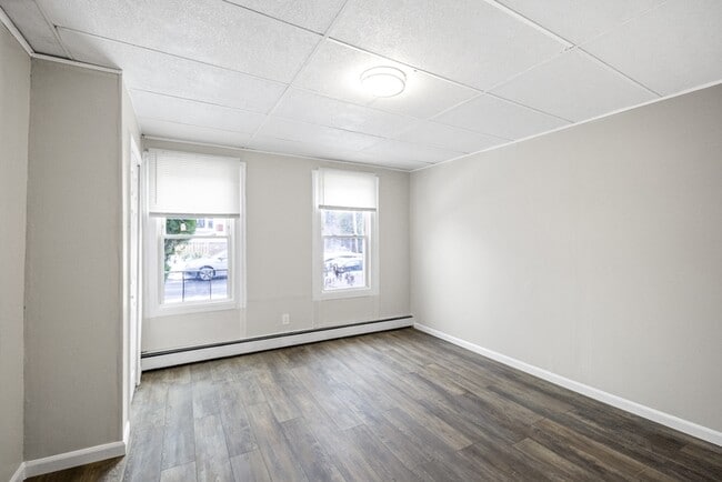 Building Photo - 1534 5th Ave