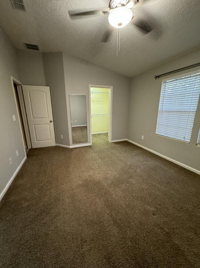 Building Photo - 3 bedroom 2.5 bath townhome in Bartram Park