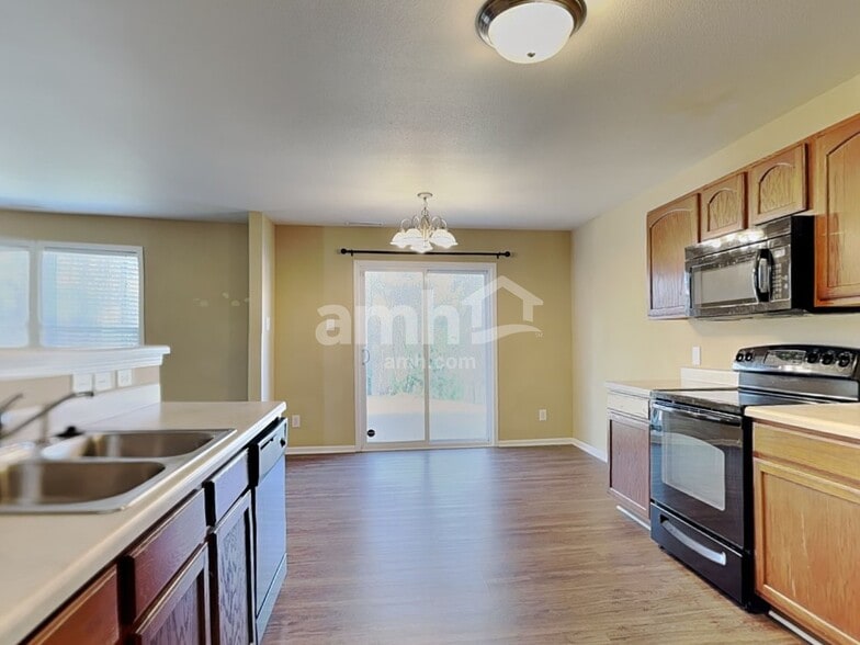 Building Photo - 4112 Lakewood Glen Dr