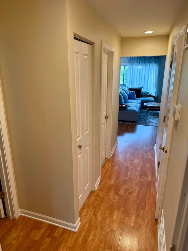 Building Photo - 835 Waterview Cir