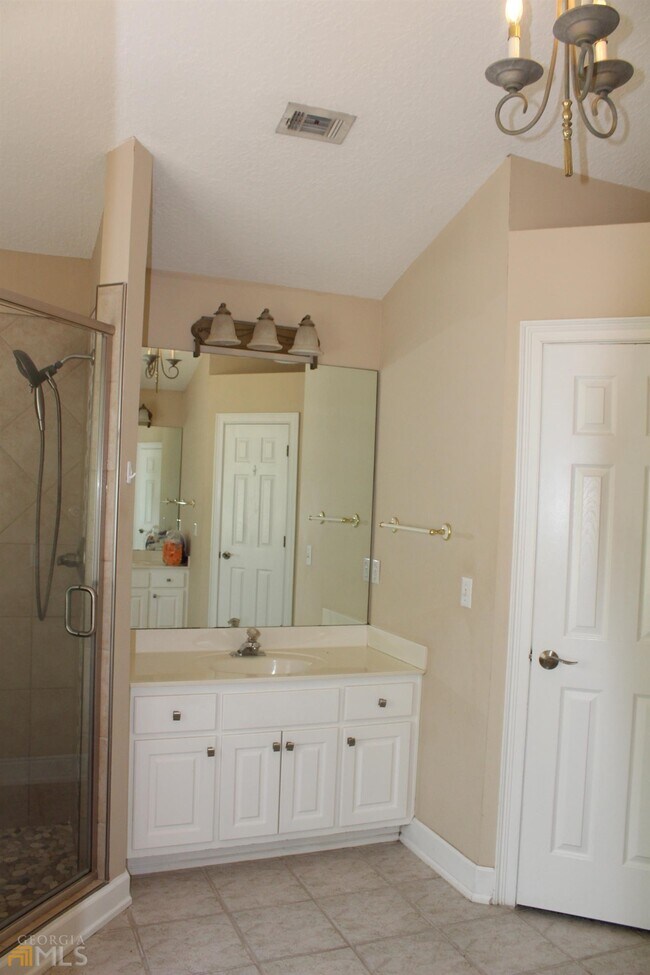 Building Photo - 203 Carrington Way