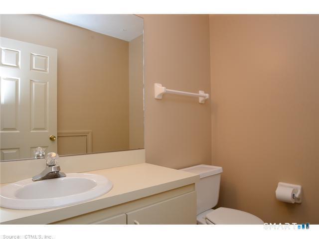 Building Photo - 26 Farmington Meadow Dr