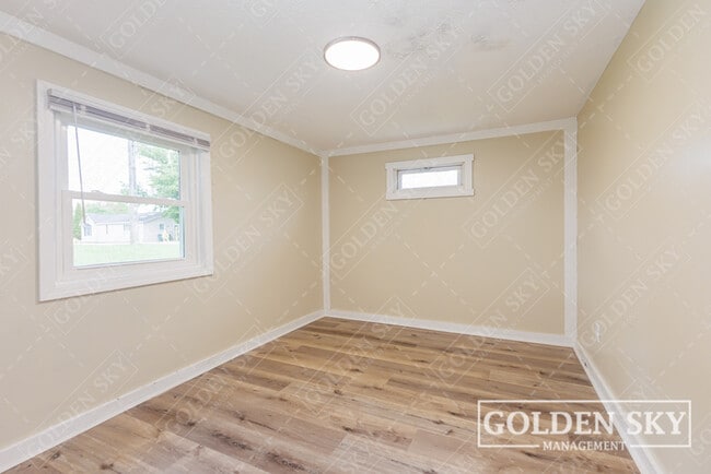 Building Photo - 1704 W 15th St