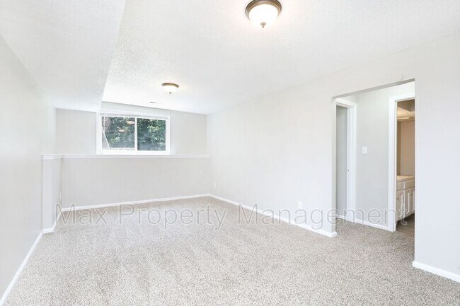 Building Photo - 505 E McKinley Ave