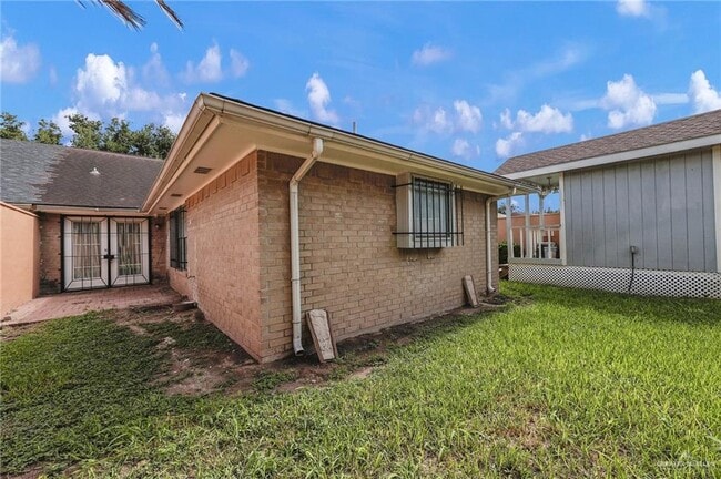 Building Photo - 2401 S Jackson Rd