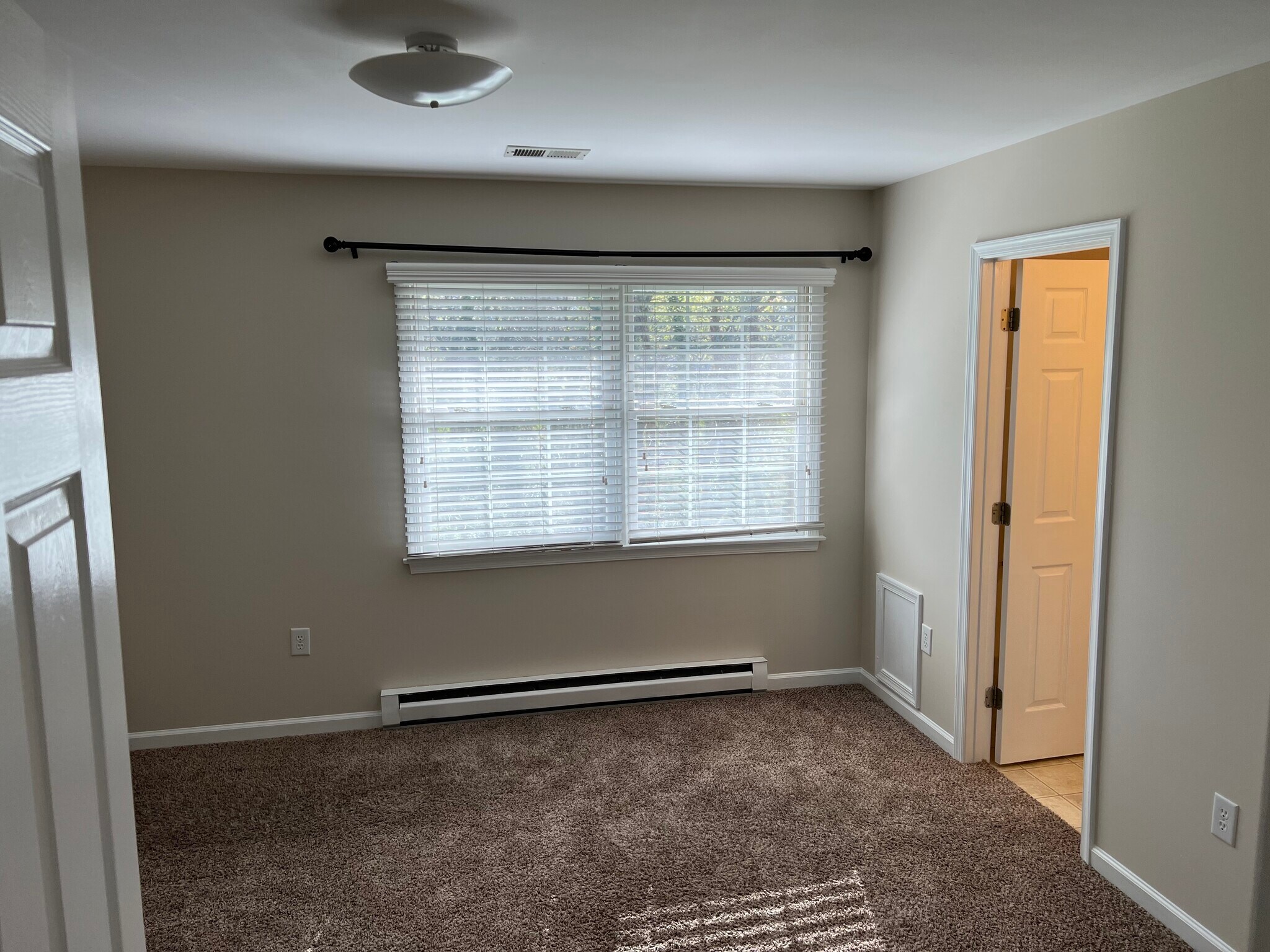 Building Photo - 10121 Saint George Cir