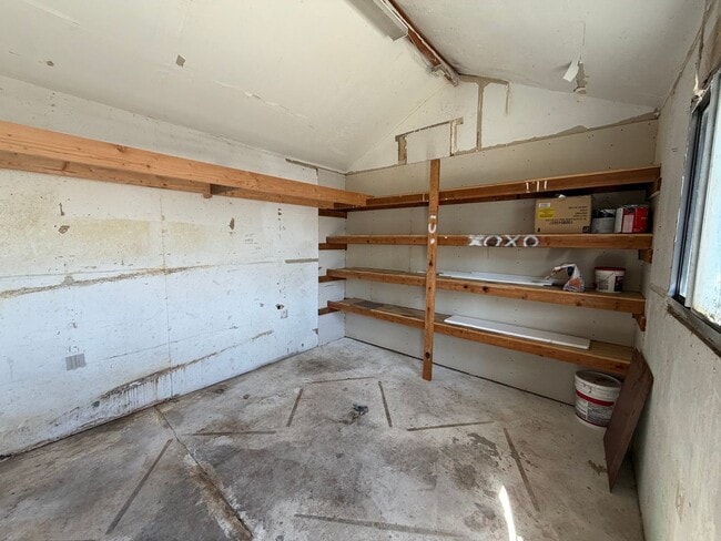 Building Photo - Spacious 4 Bed 3 Bath Single-Level Home | RV Gate | Huge Yard | Bright Open Layout